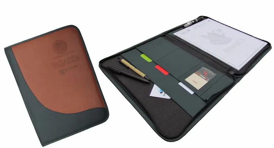Carpeta portafolio, Carpeta de curpiel con organizador